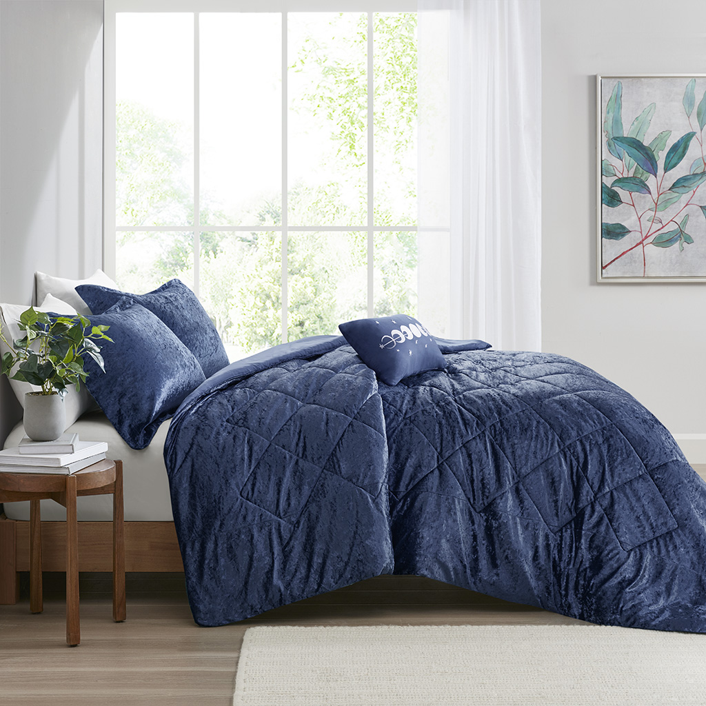 Felicia Velvet Comforter Set