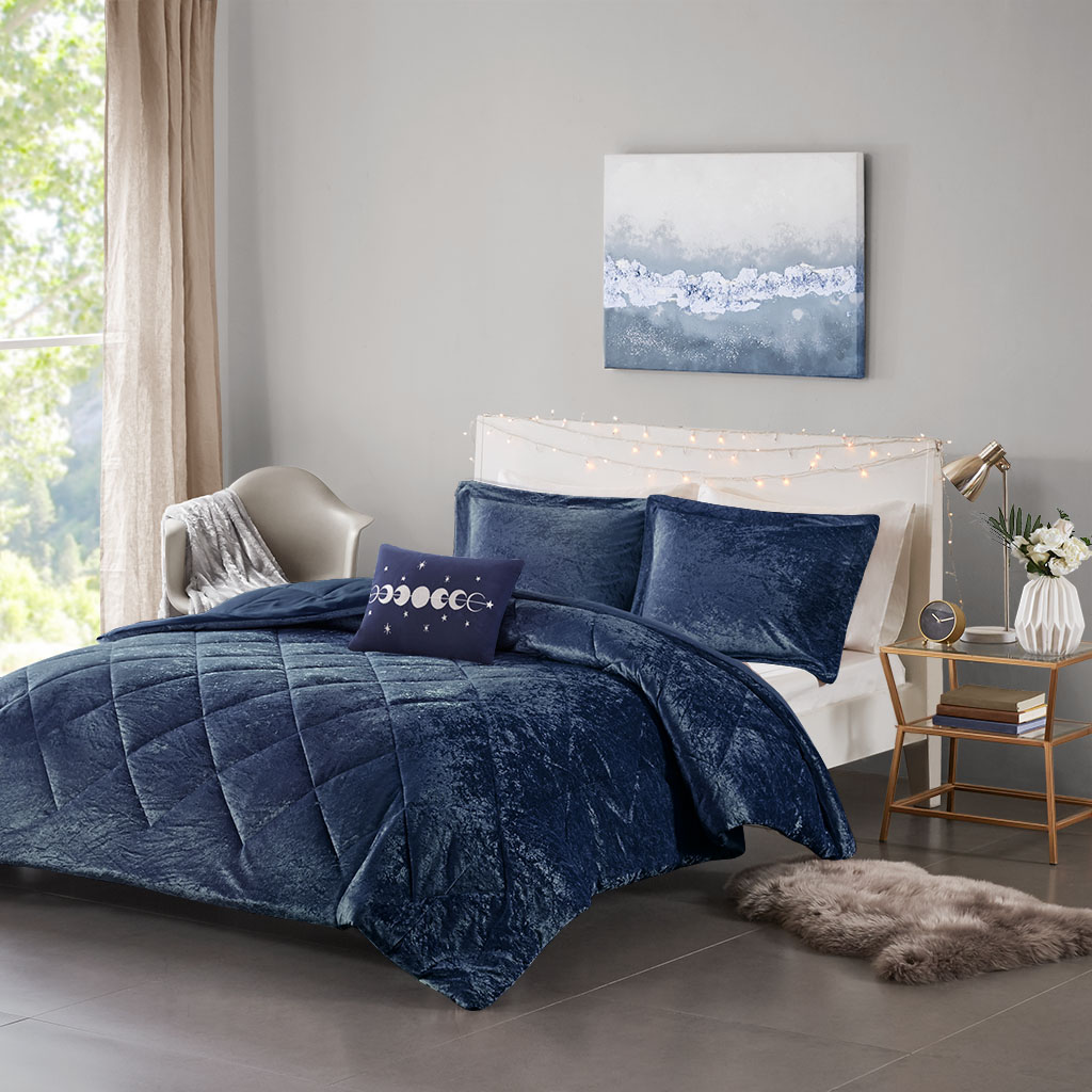 Felicia Velvet Comforter Set