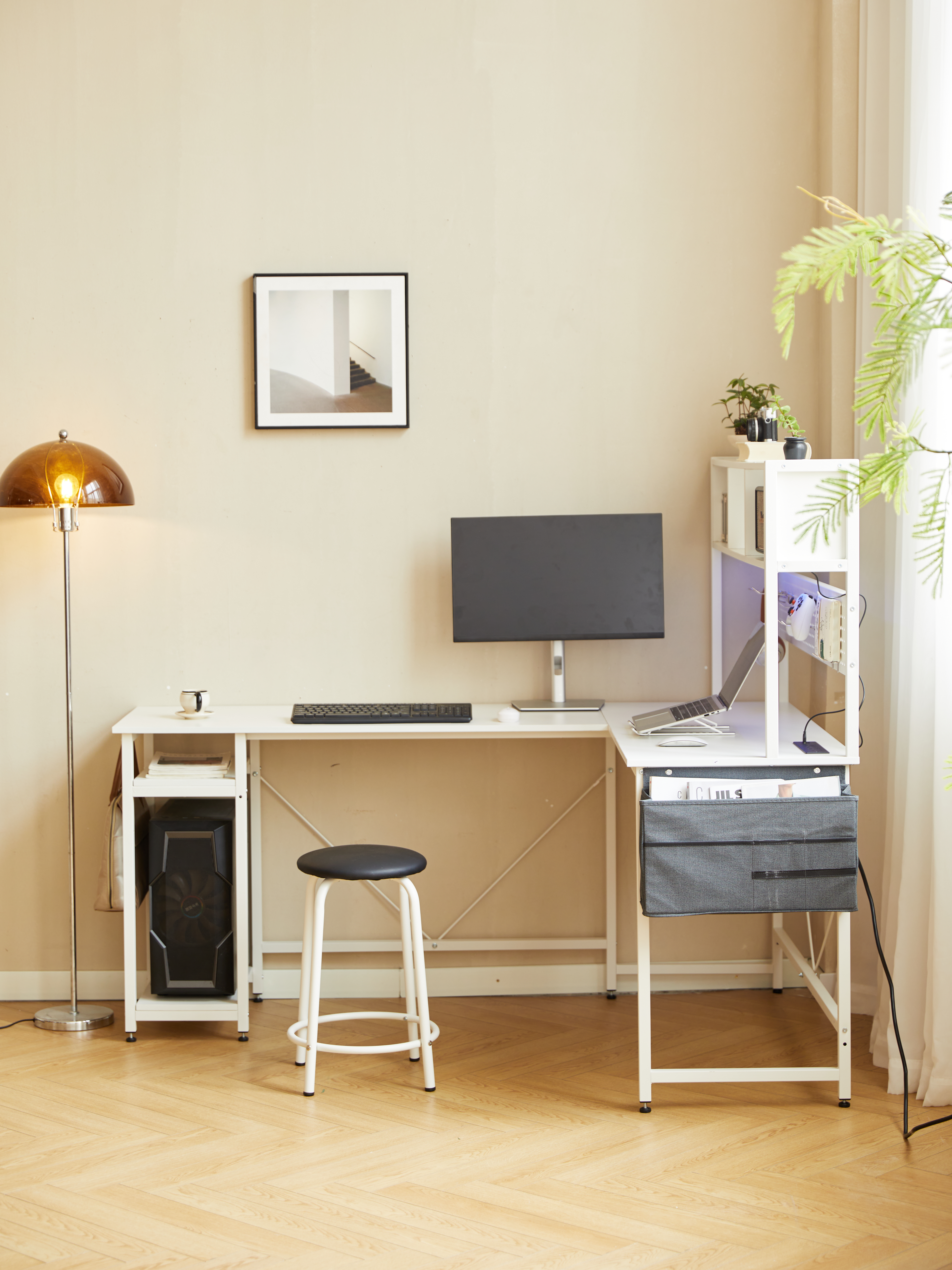 L DESK WITH PENNEL WHITE