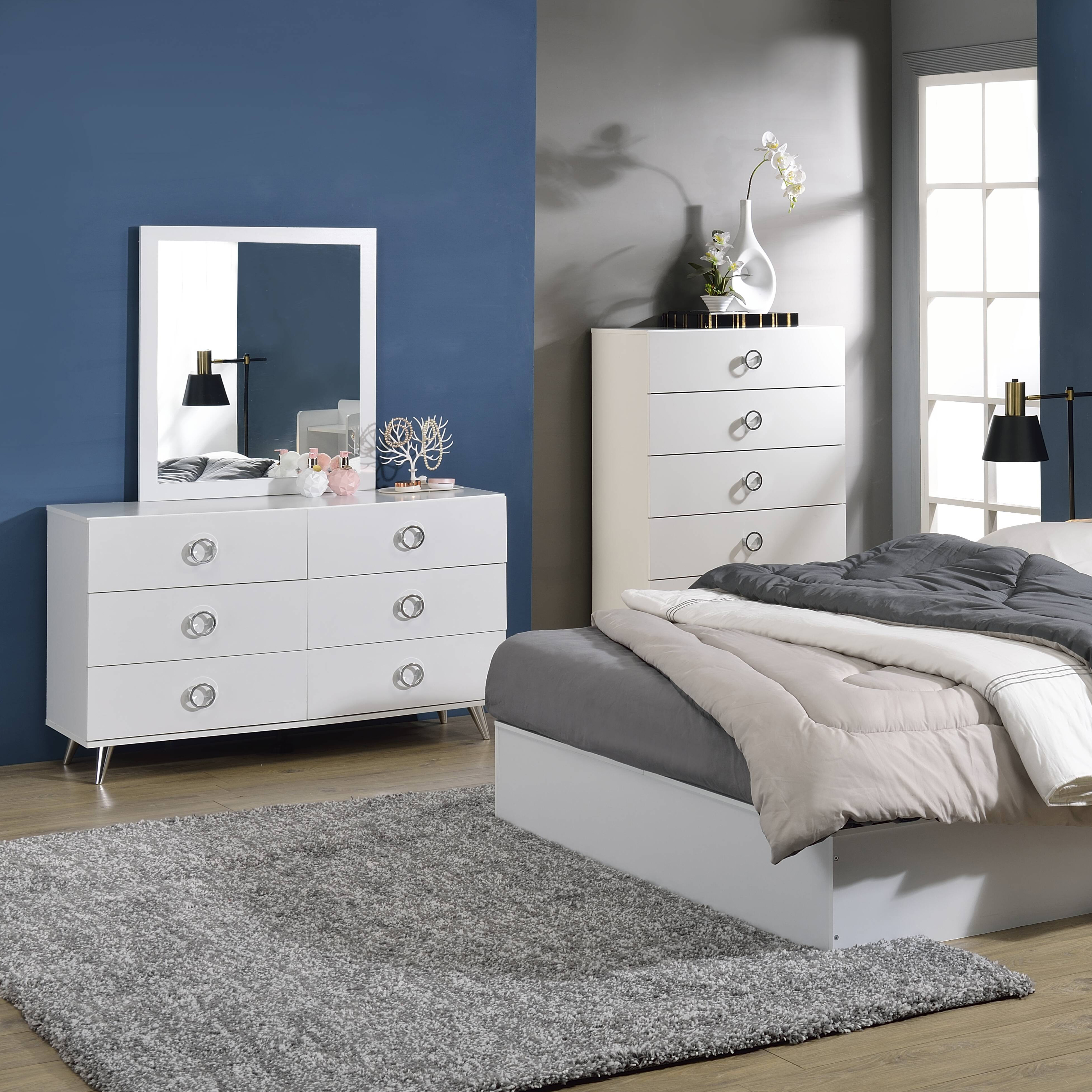 White 6-Drawer Dresser