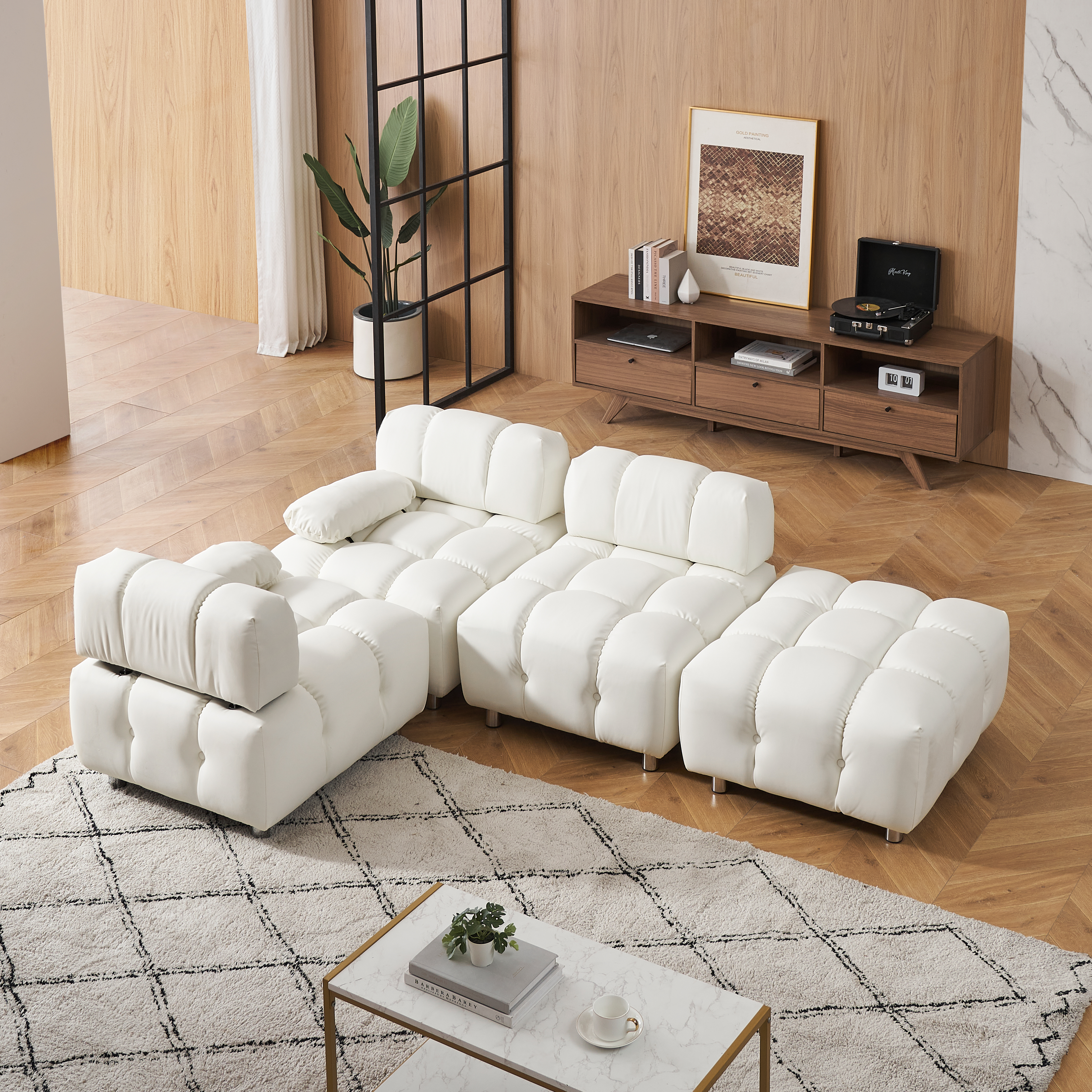 A 90.60-inch technology cloth beige sofa, waterproof, stain and cat scratch resistant, can comfortably sit in the apartment bedroom without taking up space.