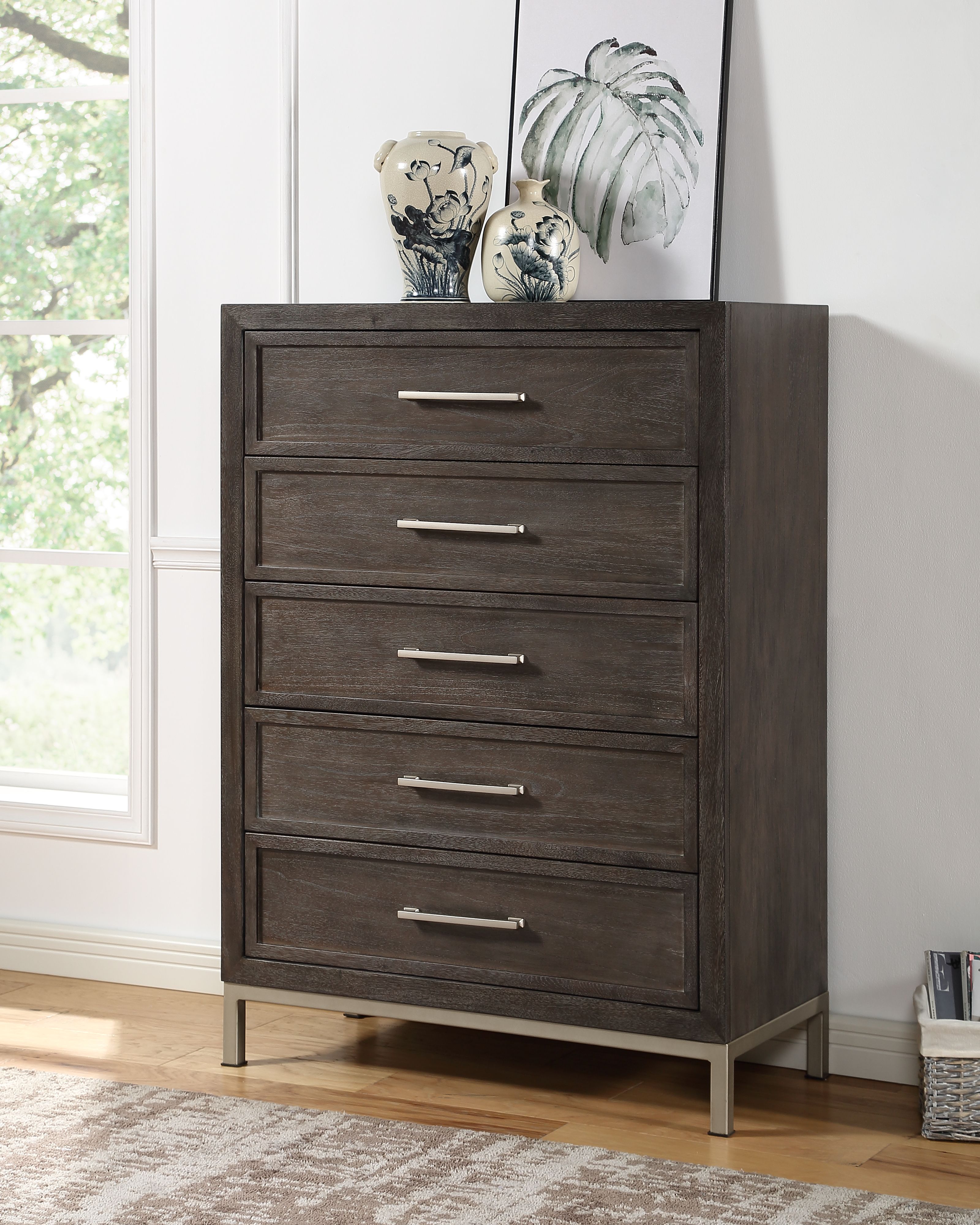 Broomfield - 5-Drawer Chest - Brown