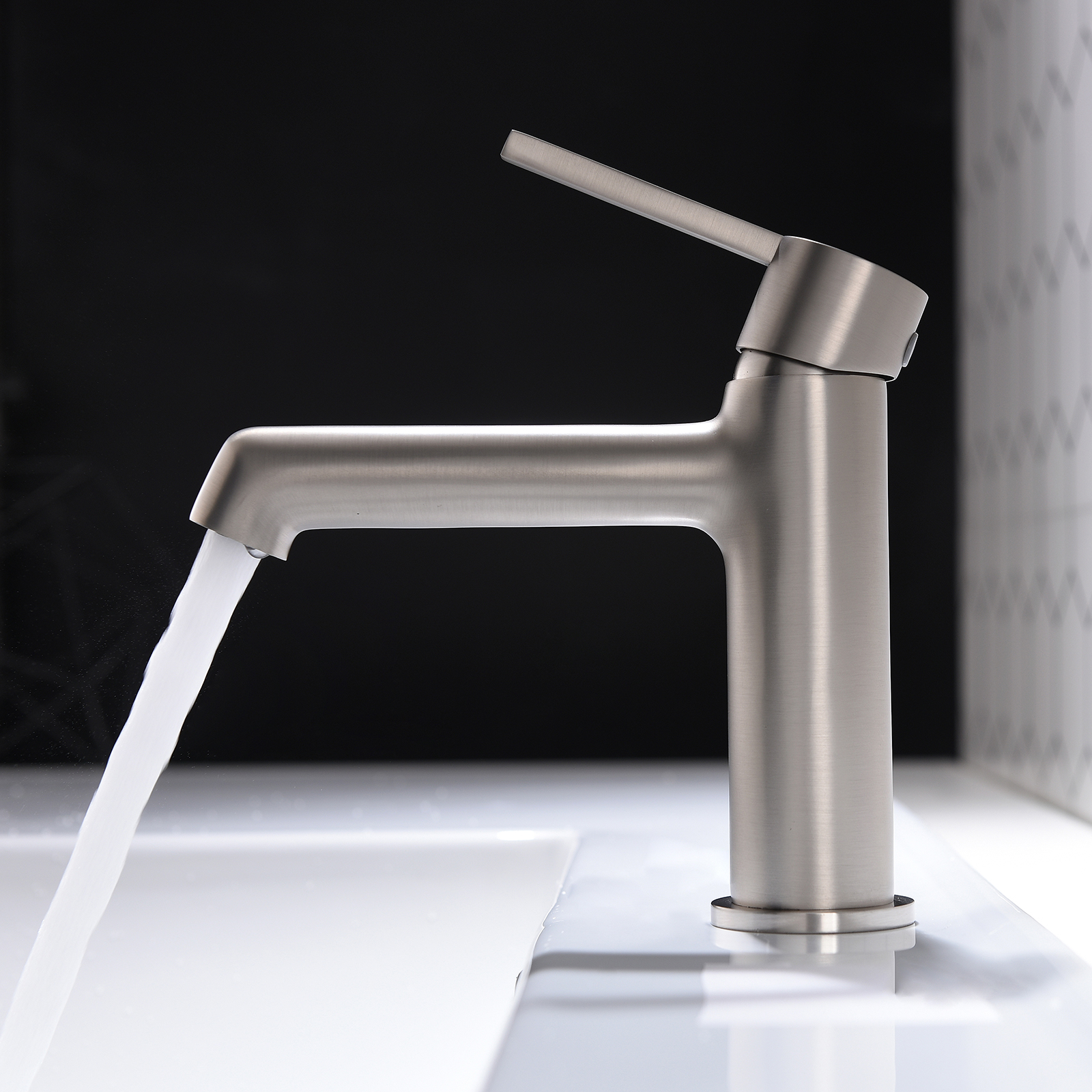 Brushed Nickel Bathroom Faucet for Sink 1 Hole, Bathroom Sink Faucet Single Handle, Modern Bathroom Basin Faucet