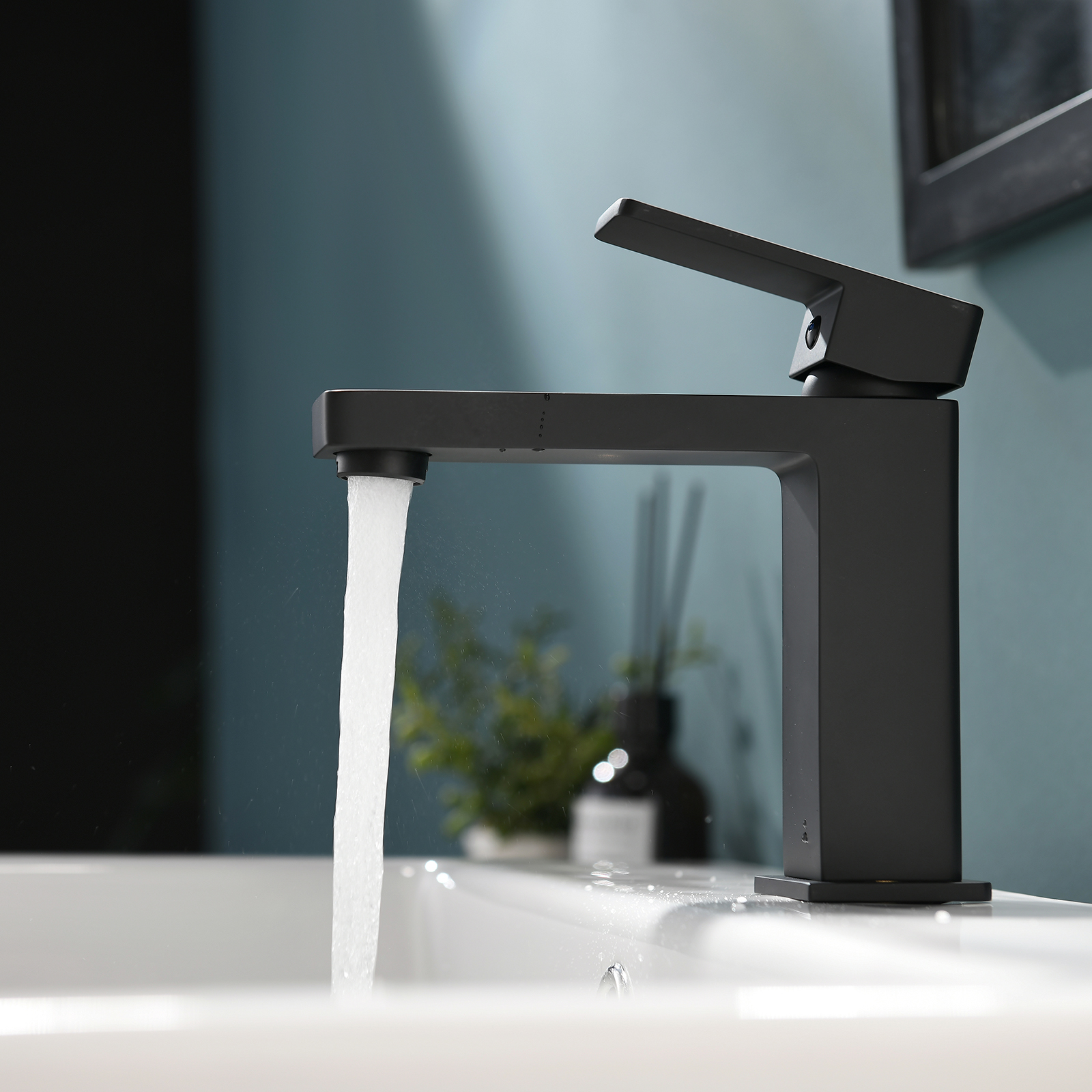 Black Bathroom Faucet, Brushed Black  Faucet for Bathroom Sink, Black Single Hole Bathroom Faucet Modern Single Handle Vanity Basin Faucet