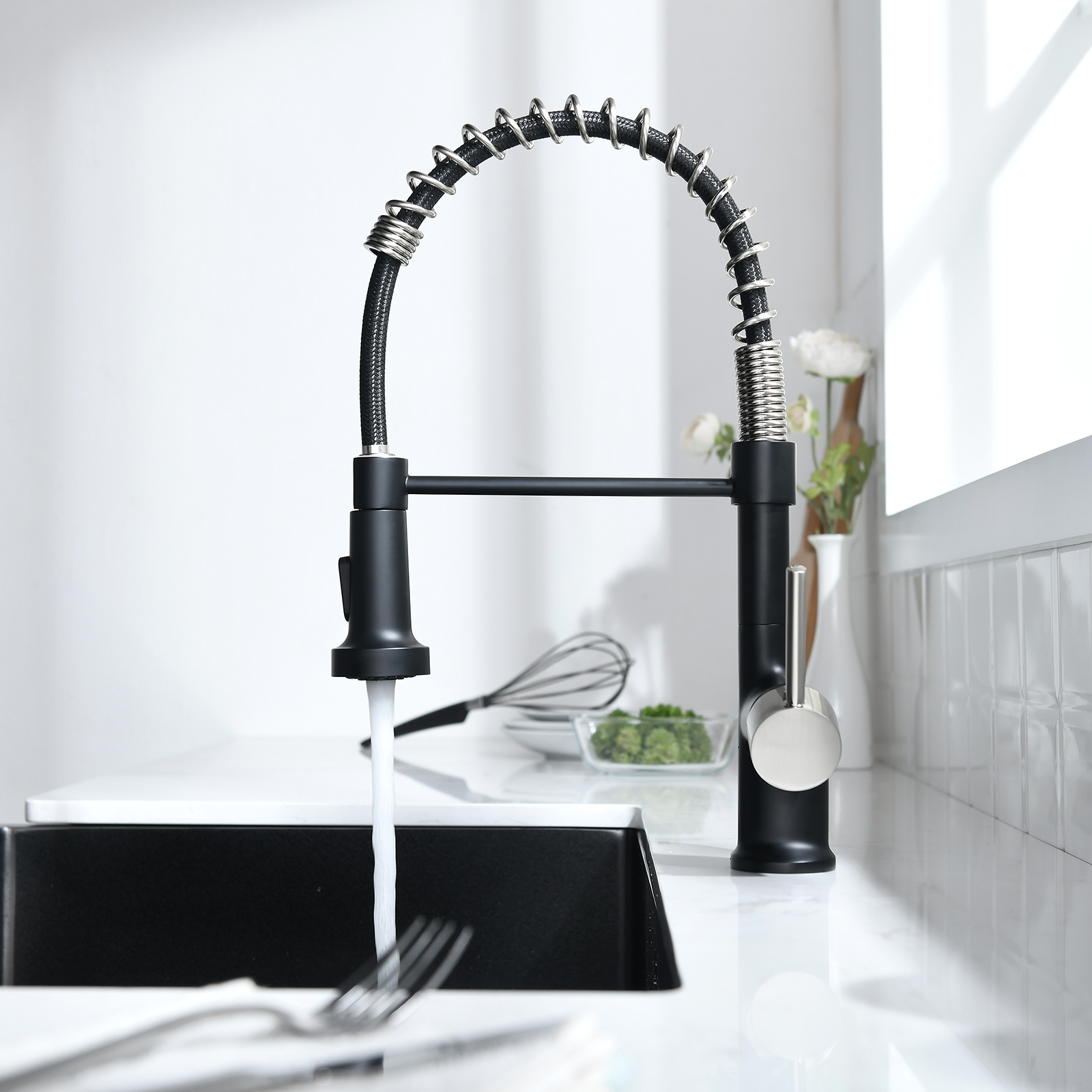 Commercial Black and Nickle Kitchen Faucet with Pull Down Sprayer, Single Handle Single Lever Kitchen Sink Faucet