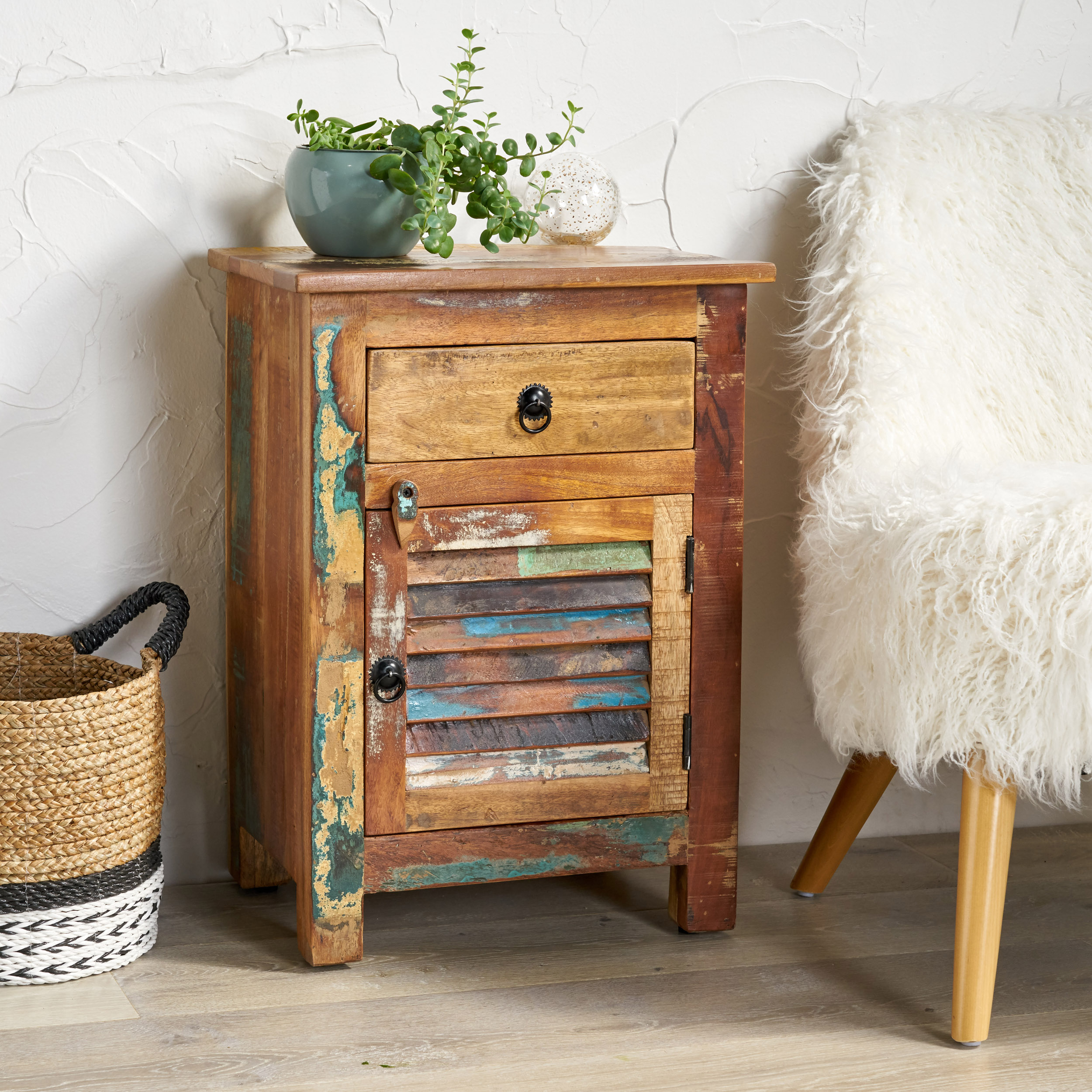 SIDE TABLE WITH DRAWER