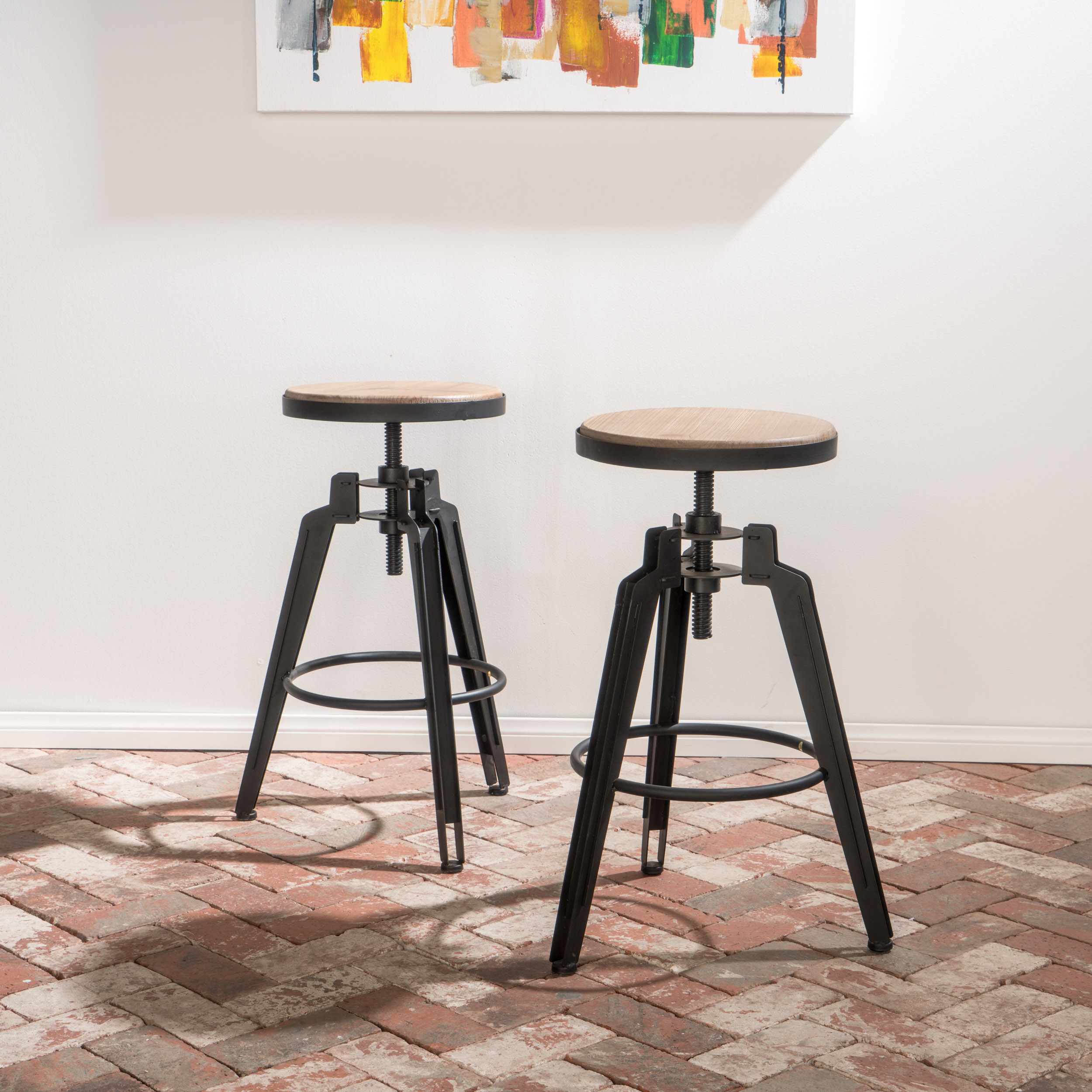 SWIVEL BARSTOOL