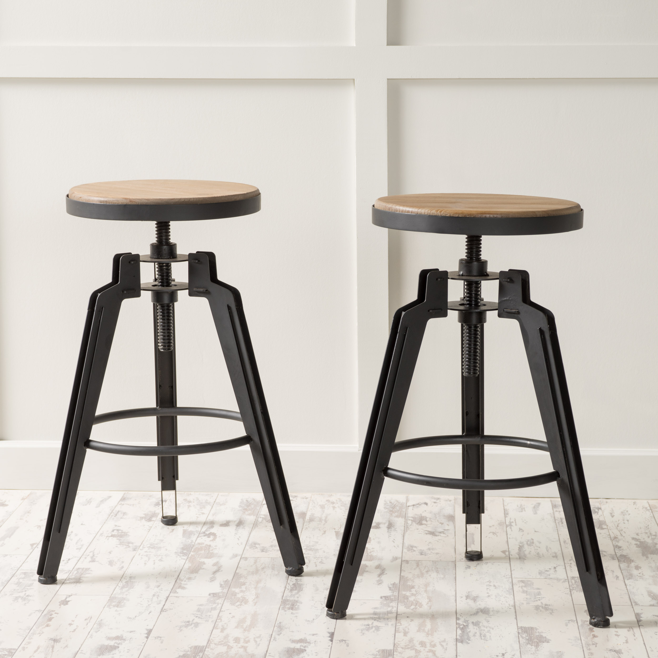 SWIVEL BARSTOOL