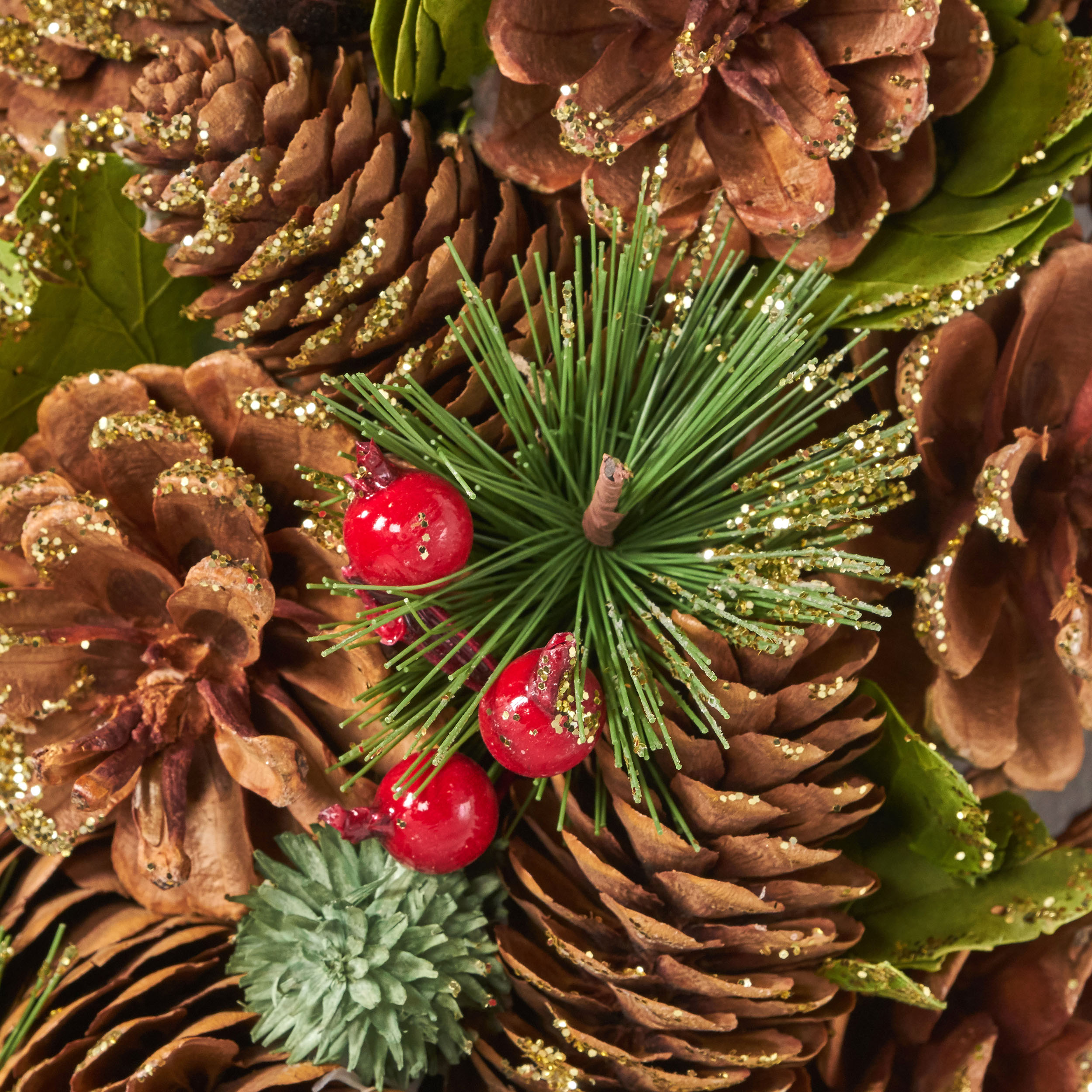 *CLEARANCE SALE* 18.5'' PINE CONE WREATH