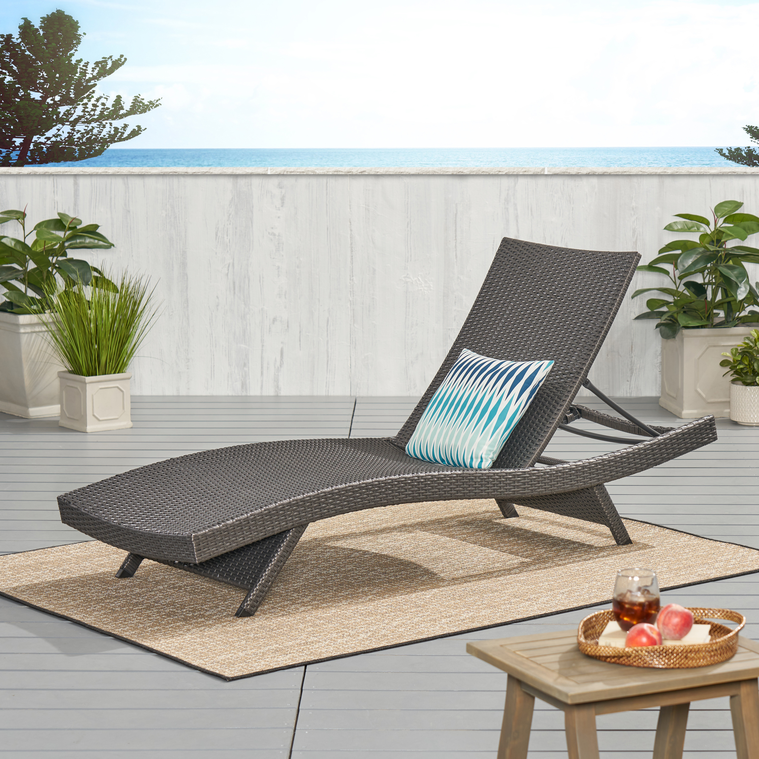 SALEM PE WICKER CHAISE LOUNGE