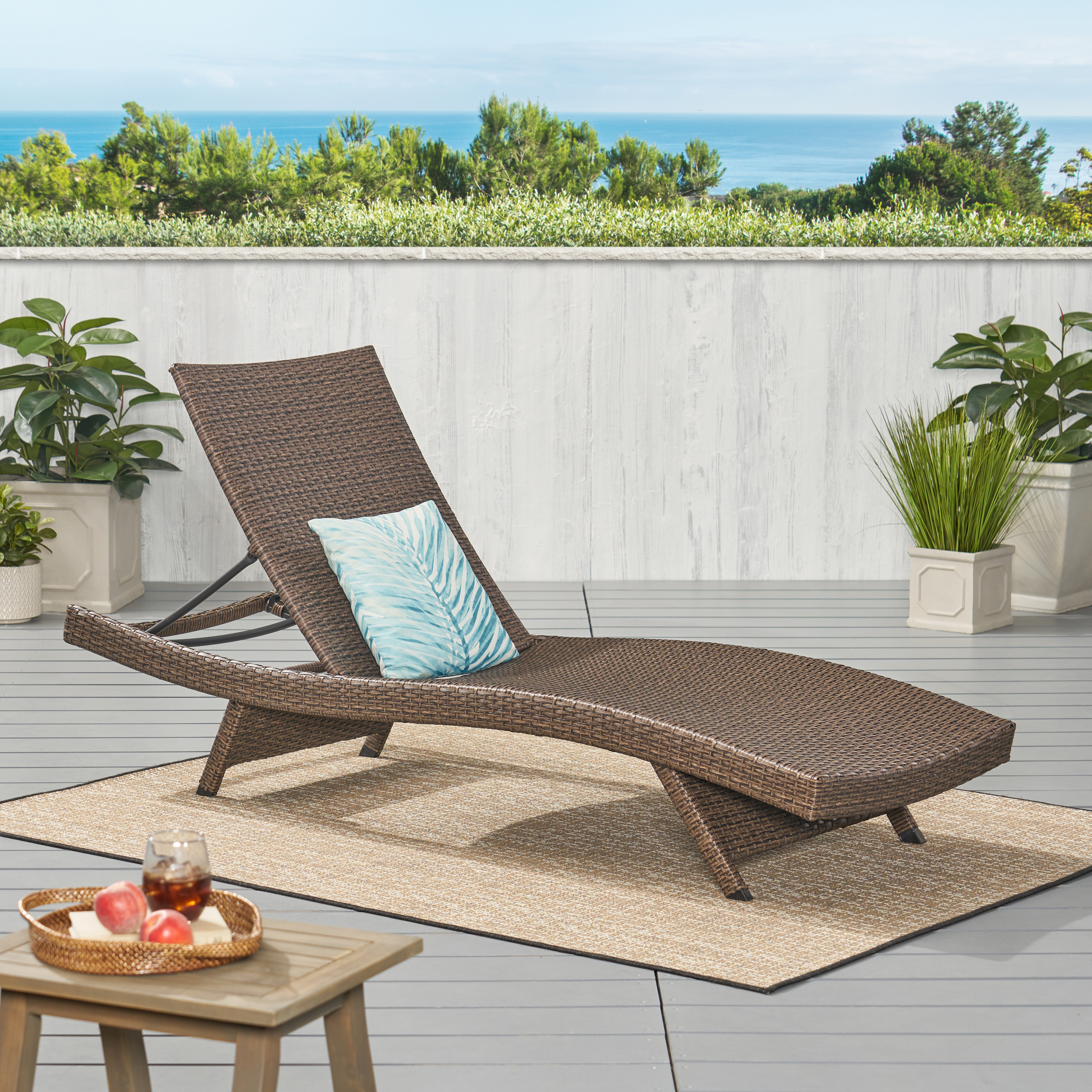 SALEM PE WICKER CHAISE LOUNGE