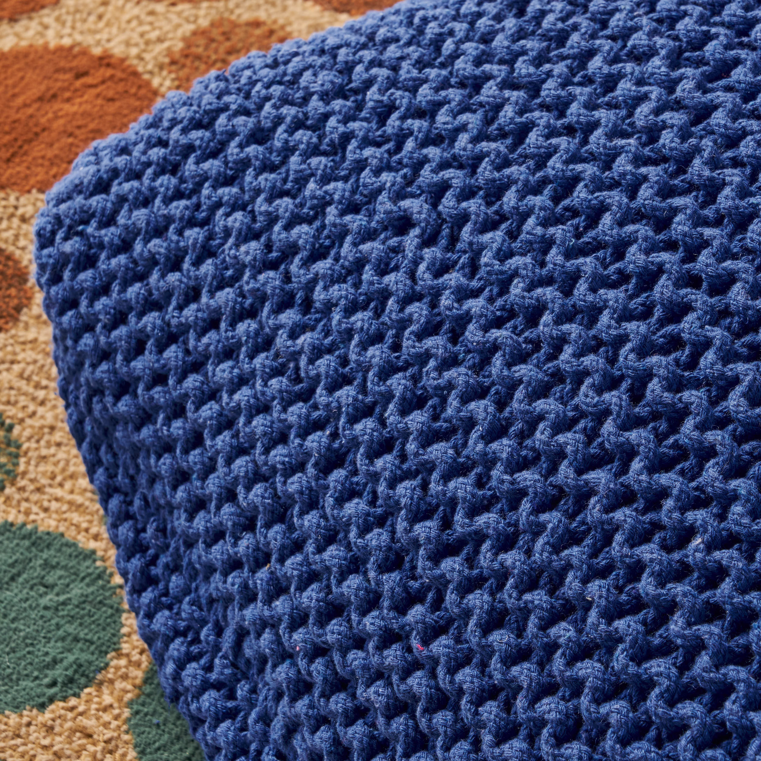 KNITED FLOOR CUSHION