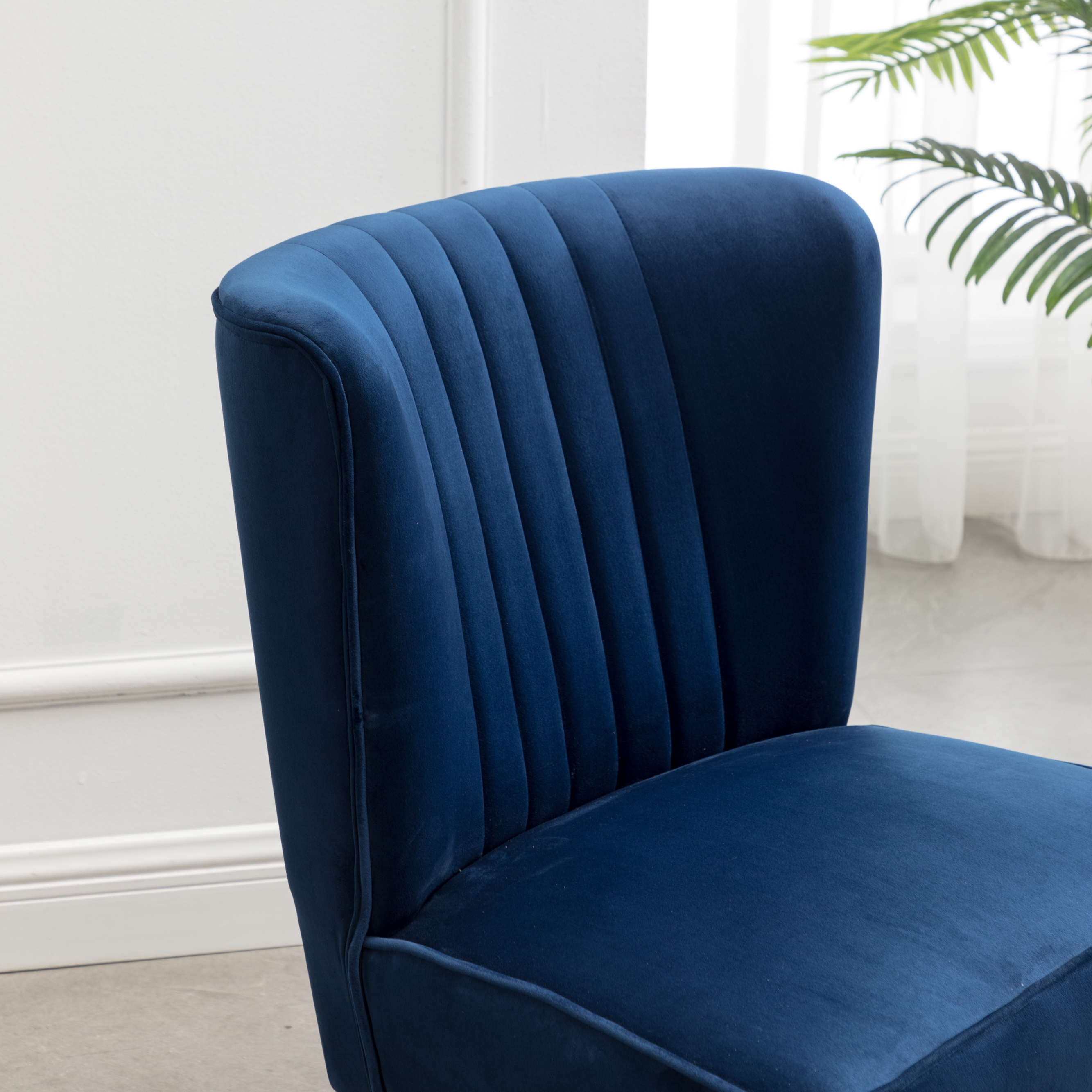 Elon Contemporary Velvet Upholstered Accent Chair, Blue