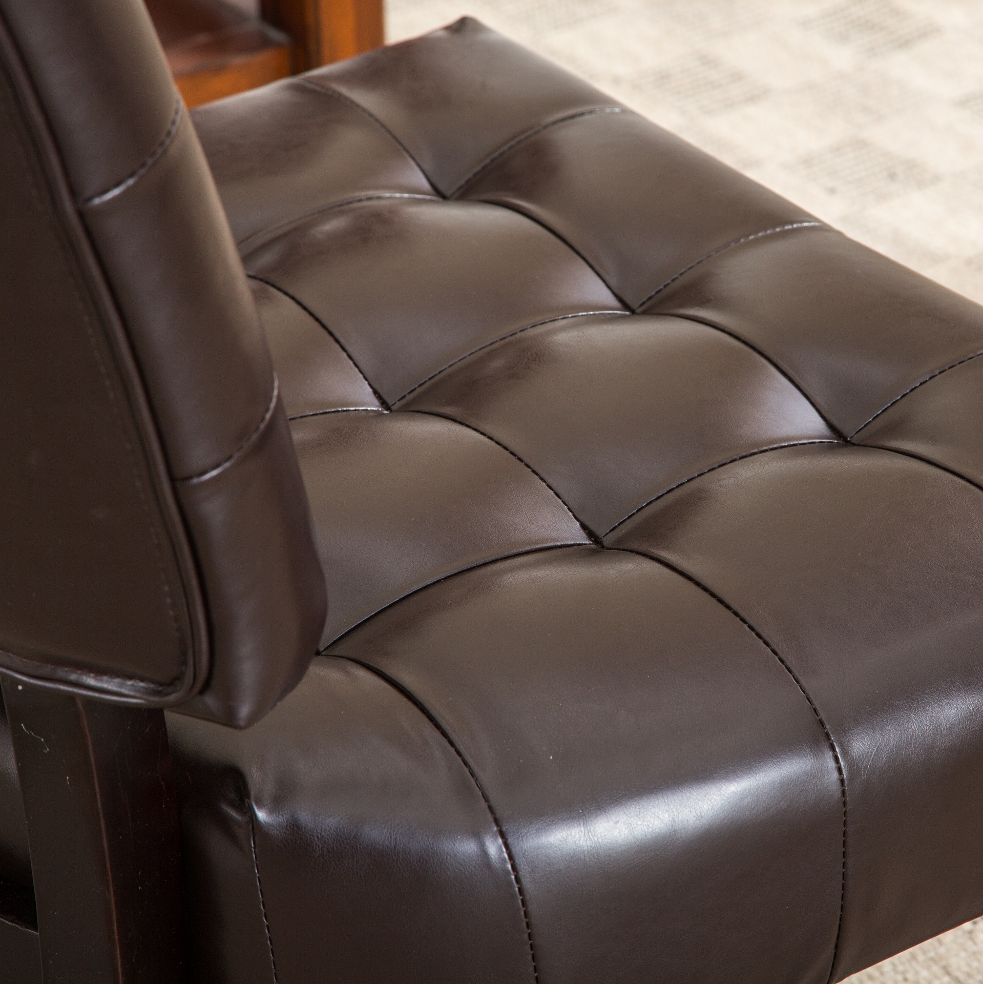 Roundhill Furniture Blended Leather Tufted Accent Chair with Oversized Seating, Brown