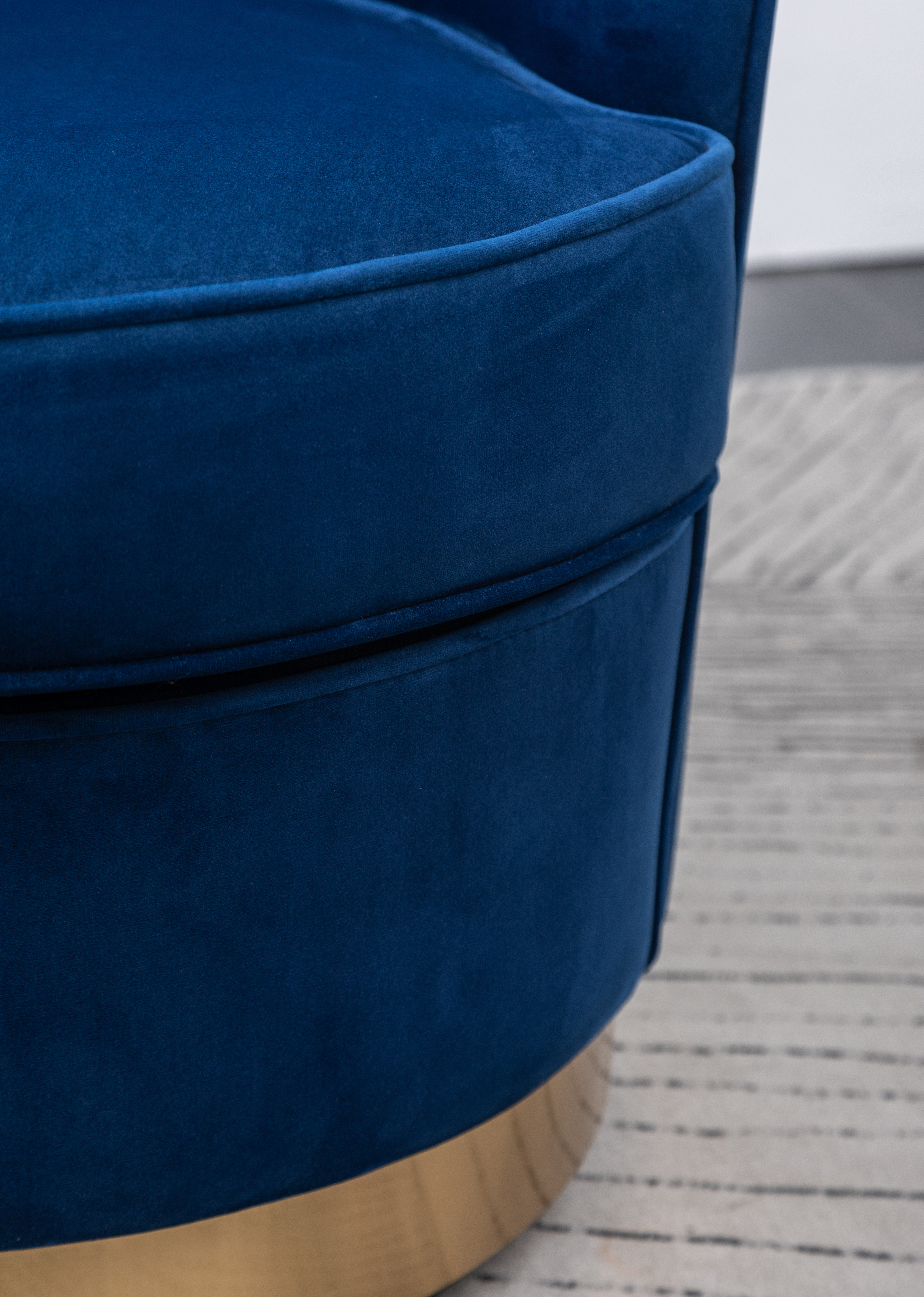 Wania Contemporary Velvet Swivel Chair, Blue