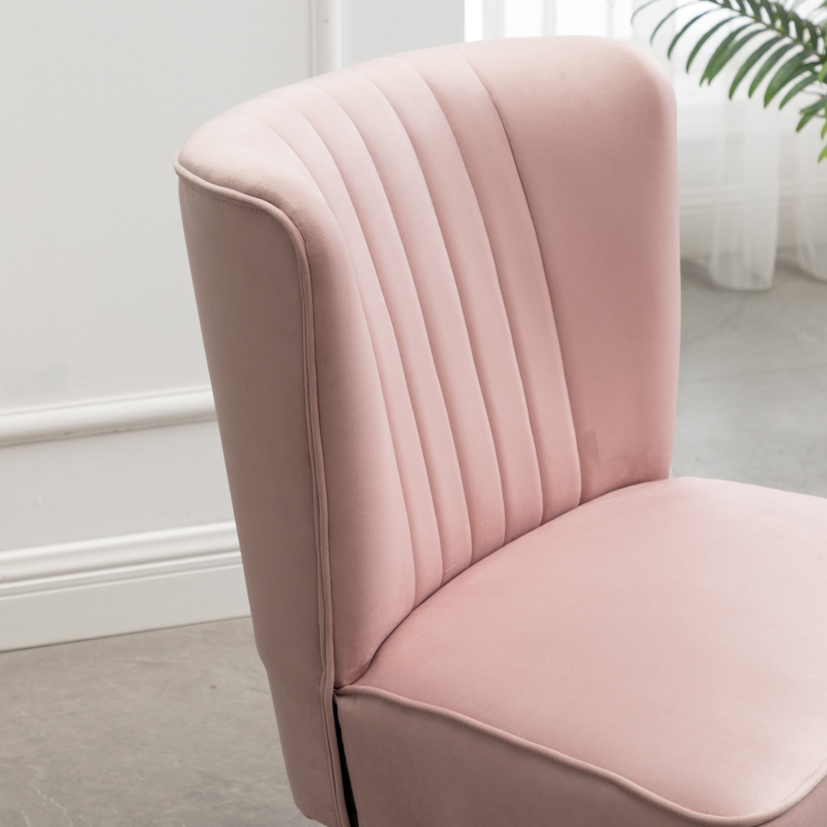 Elon Contemporary Velvet Upholstered Accent Chair, Pink