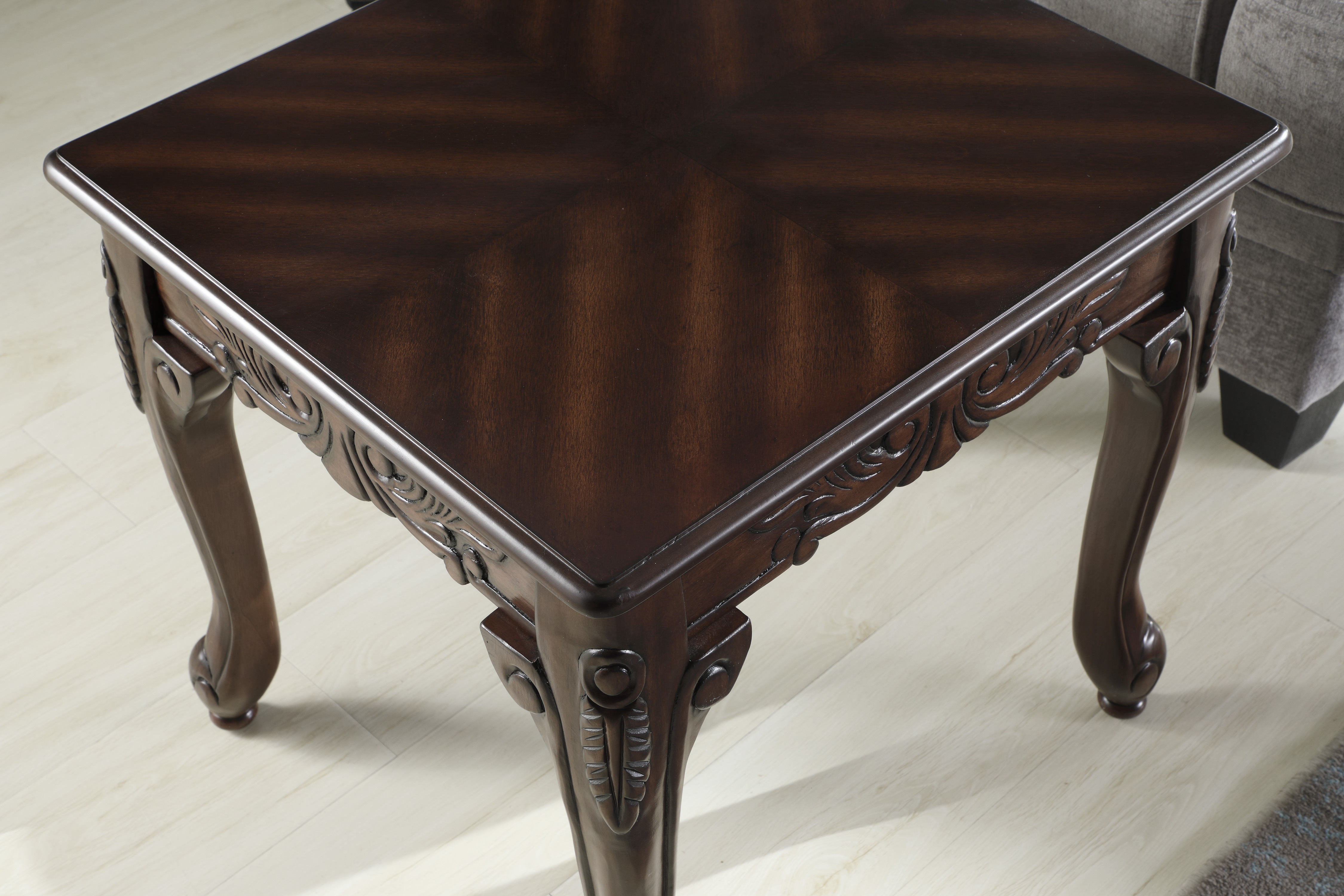 Traditional Ornate Detailing Dark Cherry Finish Wood End Table