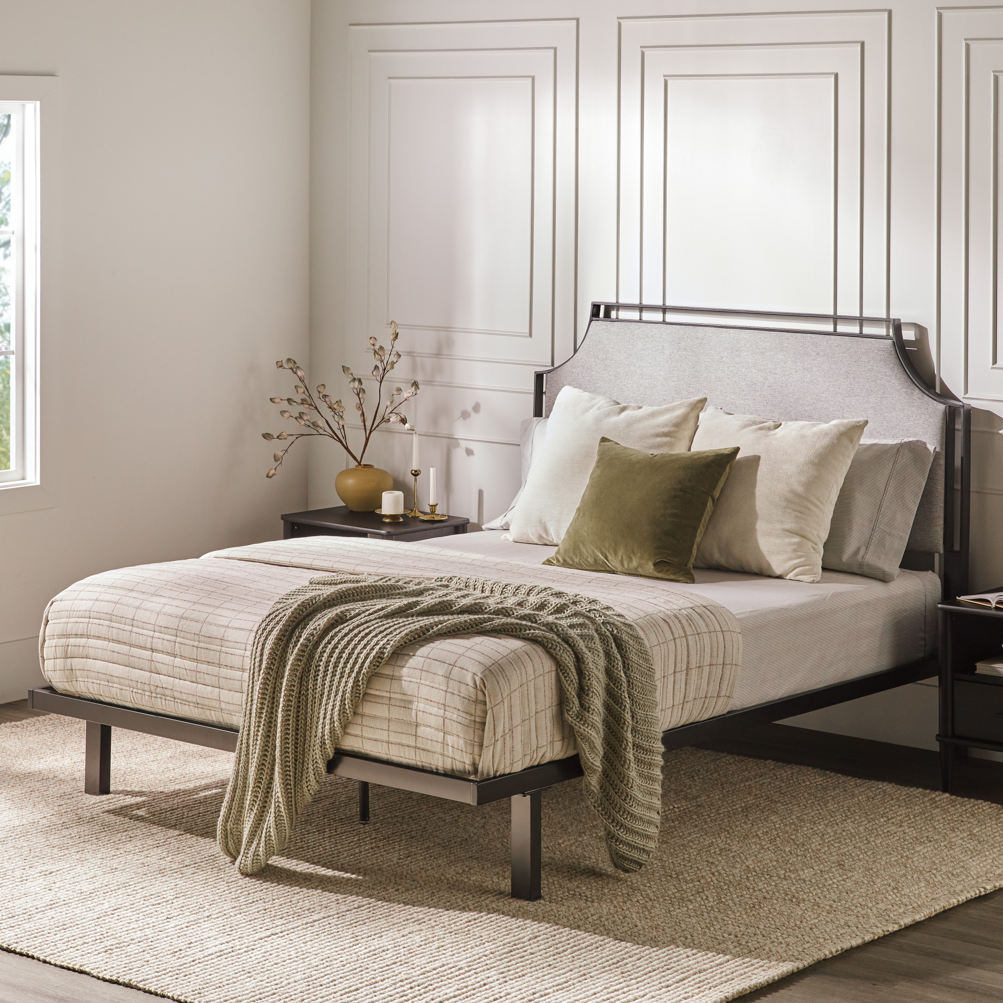 Traditional Upholstered Metal Queen Bedframe – Grey