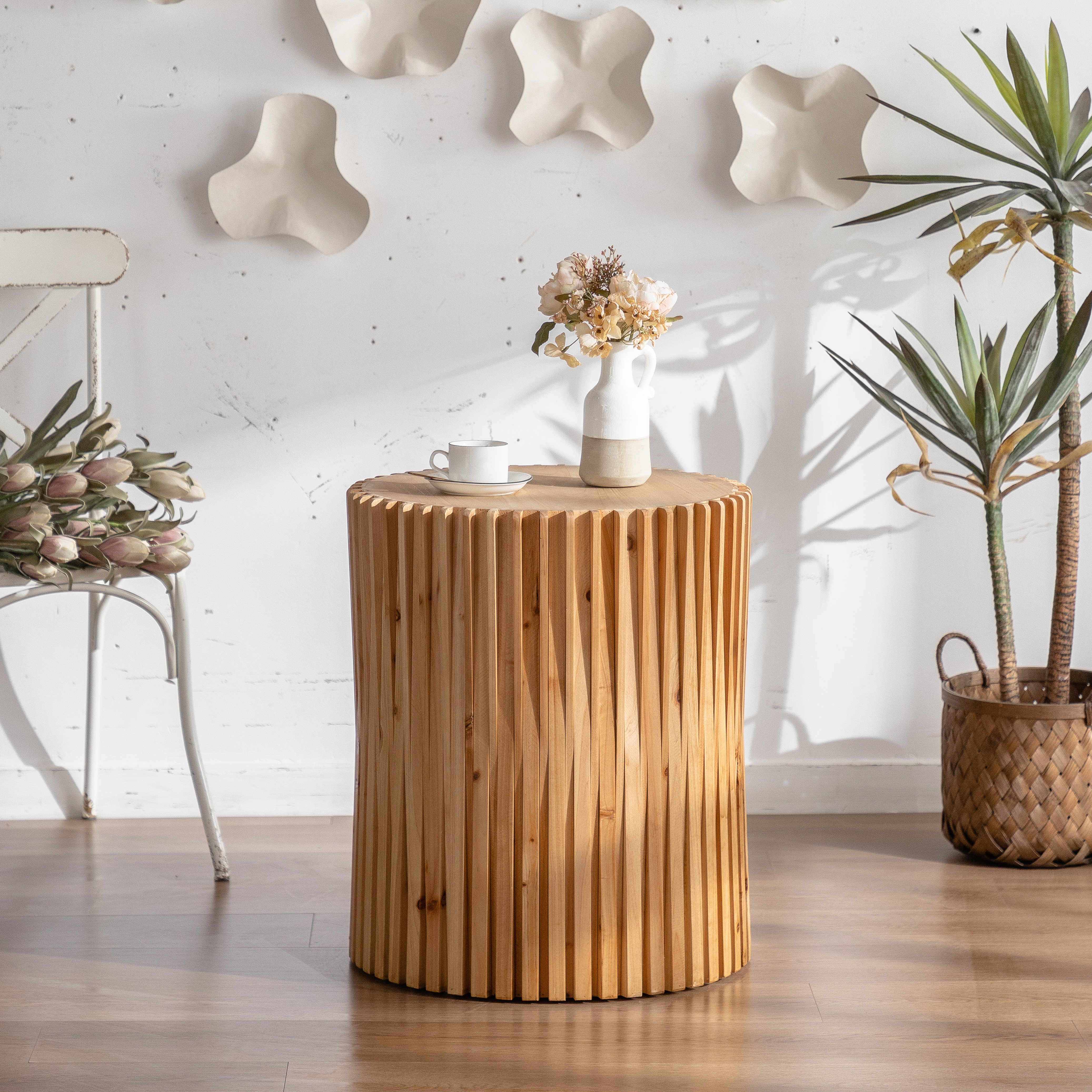 Retro Fashion Style Cylindrical Side Table with Vertical Texture Relief Design,Suitable for Living Room,Office,and Dining Room