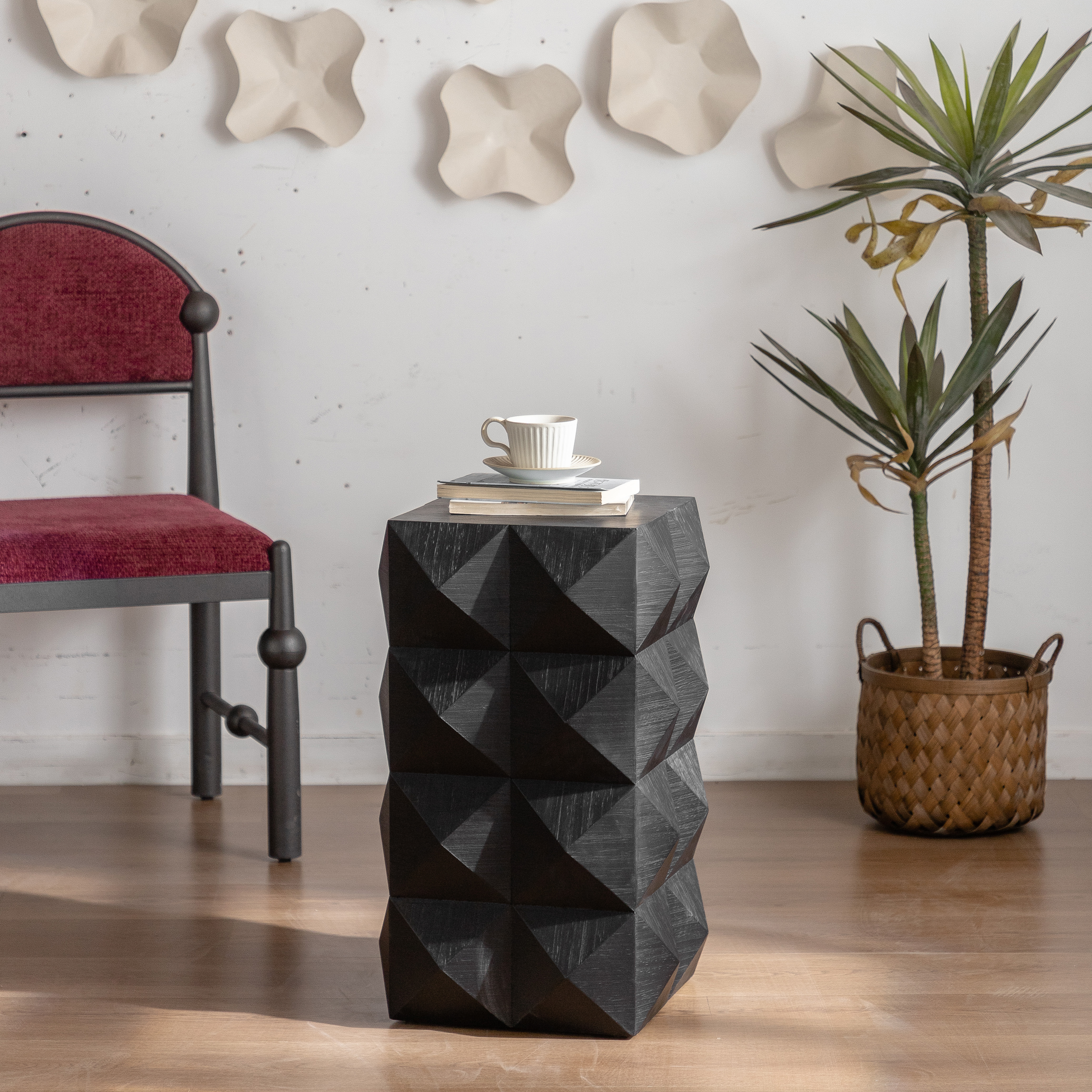 23.62"Height Three-dimensional Embossed Pattern Design Retro Side Table Retro Furniture Black