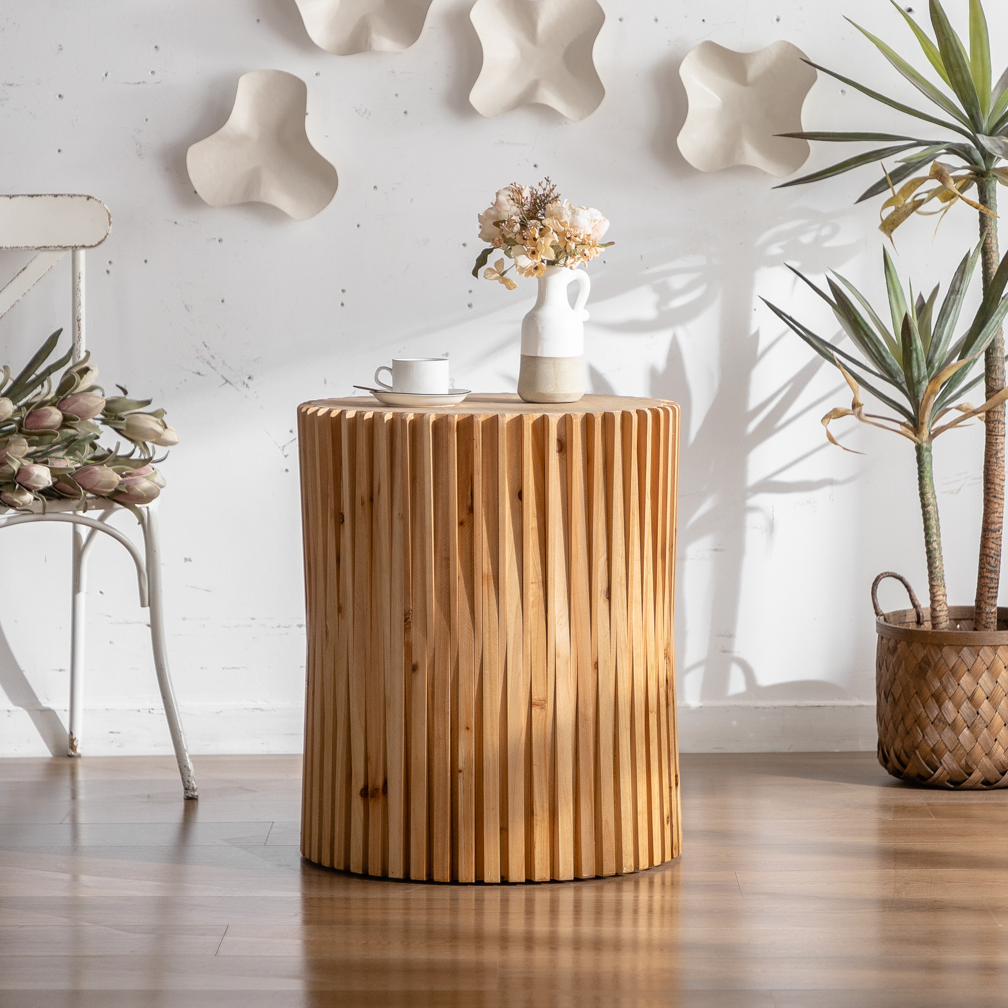 Retro Fashion Style Cylindrical Side Table with Vertical Texture Relief Design,Suitable for Living Room,Office,and Dining Room